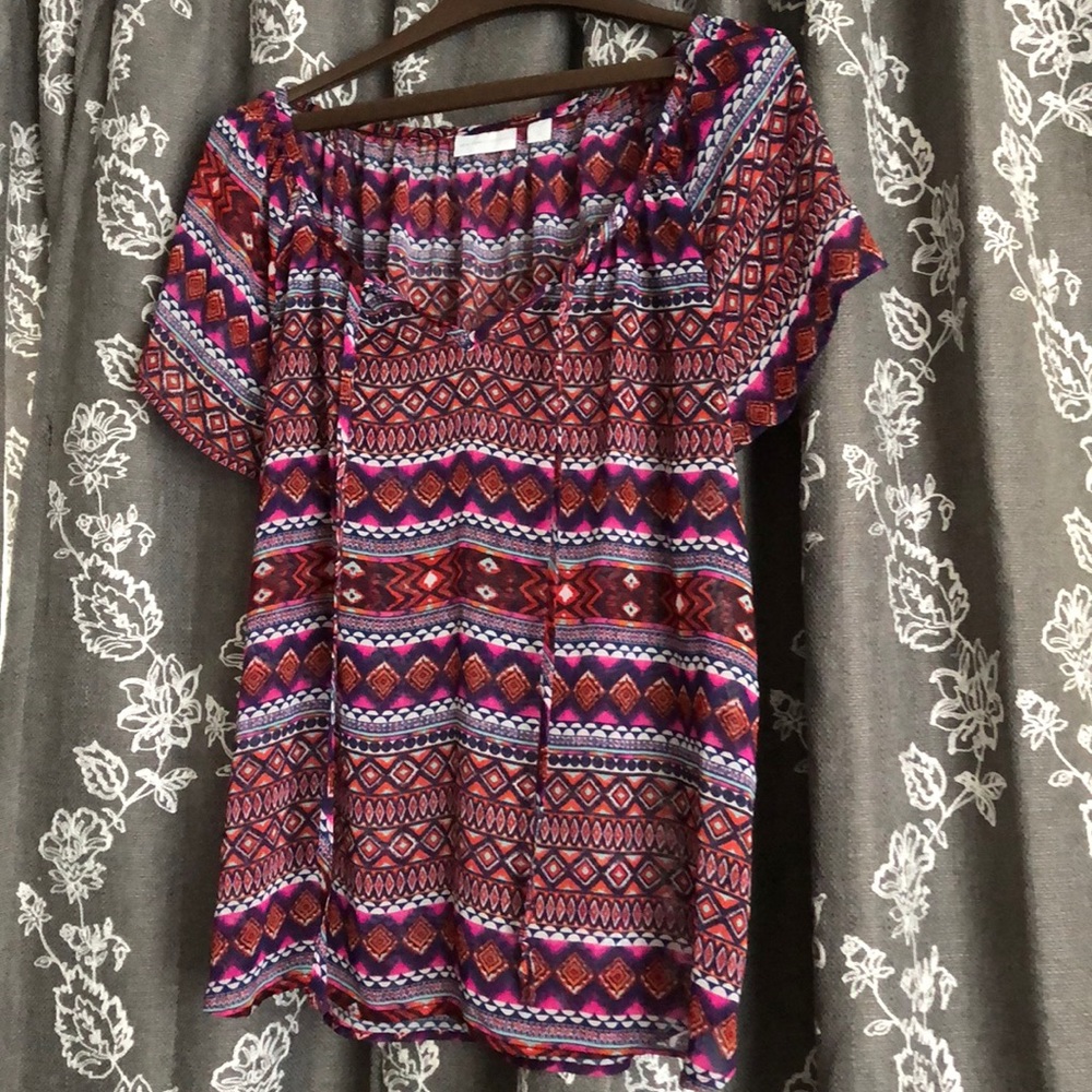🦋$5/$25 Sheer NY&co tribal print top